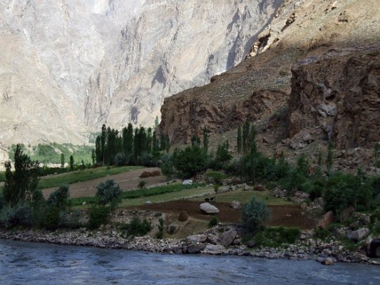 Na cestě z Dušanbe do Chorogu - hranice mezi Tádžikistánem a Afghánistánem (2)